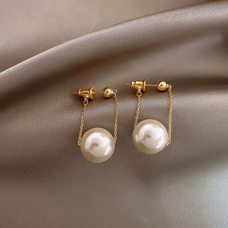 Simple Black White Irregular Polyhedron Pendant Small Earrings 2026 New Girl Unusual Earrings Fashion Korean Jewelry For Woman