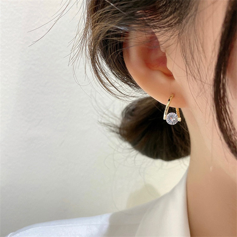 Simple Black White Irregular Polyhedron Pendant Small Earrings 2026 New Girl Unusual Earrings Fashion Korean Jewelry For Woman